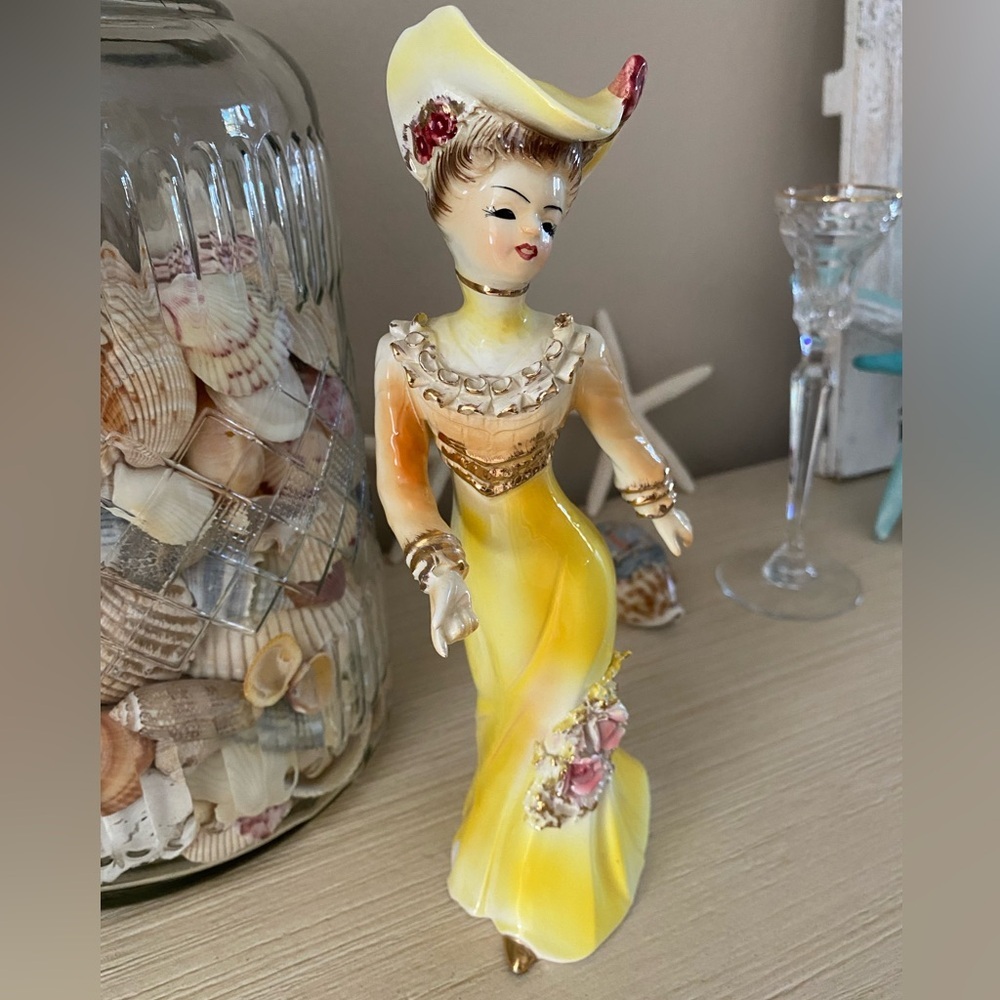 VINTAGE 10” Tall Victorian Lady Figurine Yellow Dress Golden Ruffled Accents - Picture 5 of 13